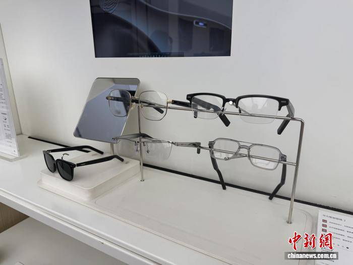 新春走基層丨春節消費颳起“科技風”