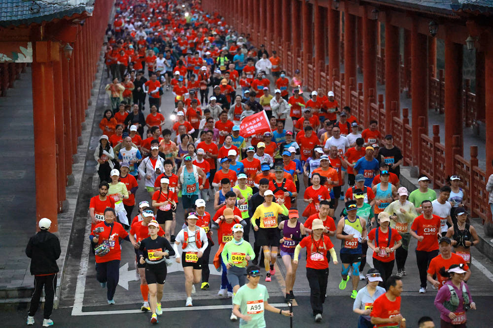 追光｜騎過山海，跑過雨林！在海南體育旅遊過大年