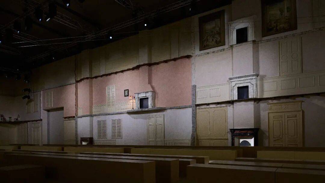 十五位女性，六十套造型，Prada 如何理解穿著