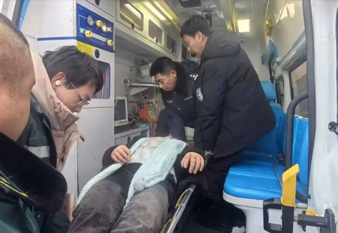 四川女大學生東北雪地裡摔暈後，3根手指或面臨截肢