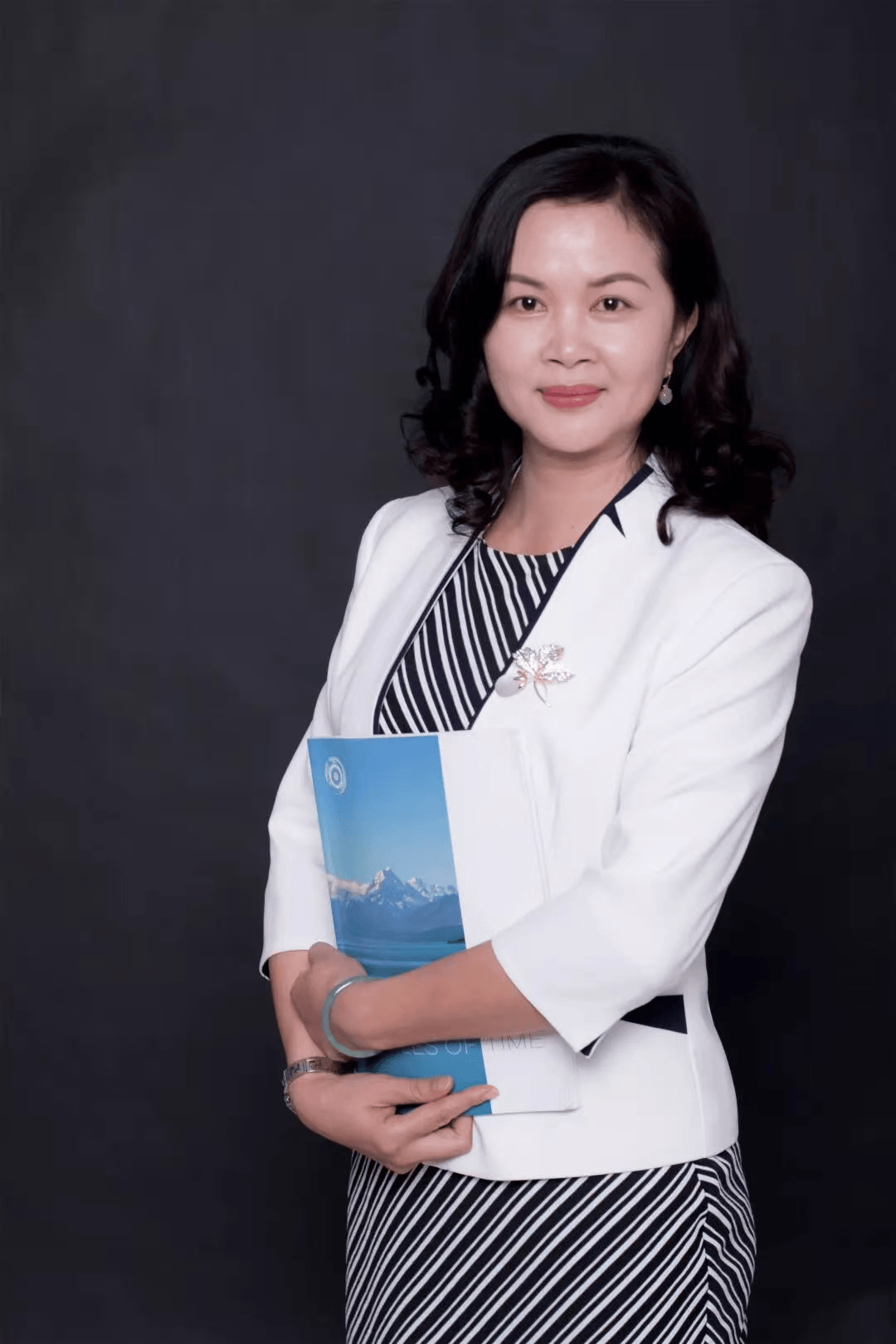 黃翠婉已任廣州大學附屬中學校長