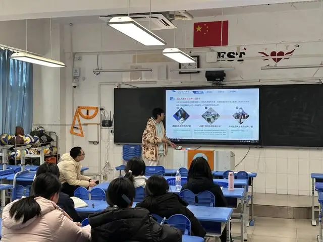 我為我的大學代言丨廈大學子情繫母校河南省實驗中學